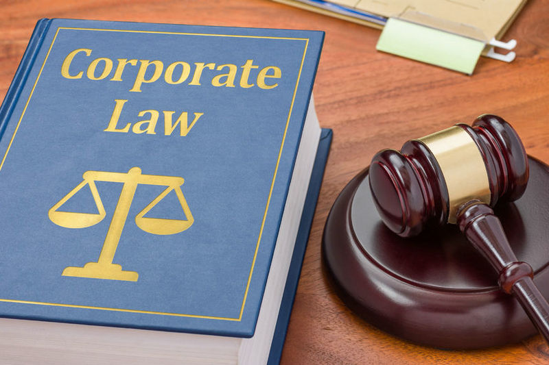 4 Things You Need to Know Before Opting for a Career in Corporate Law