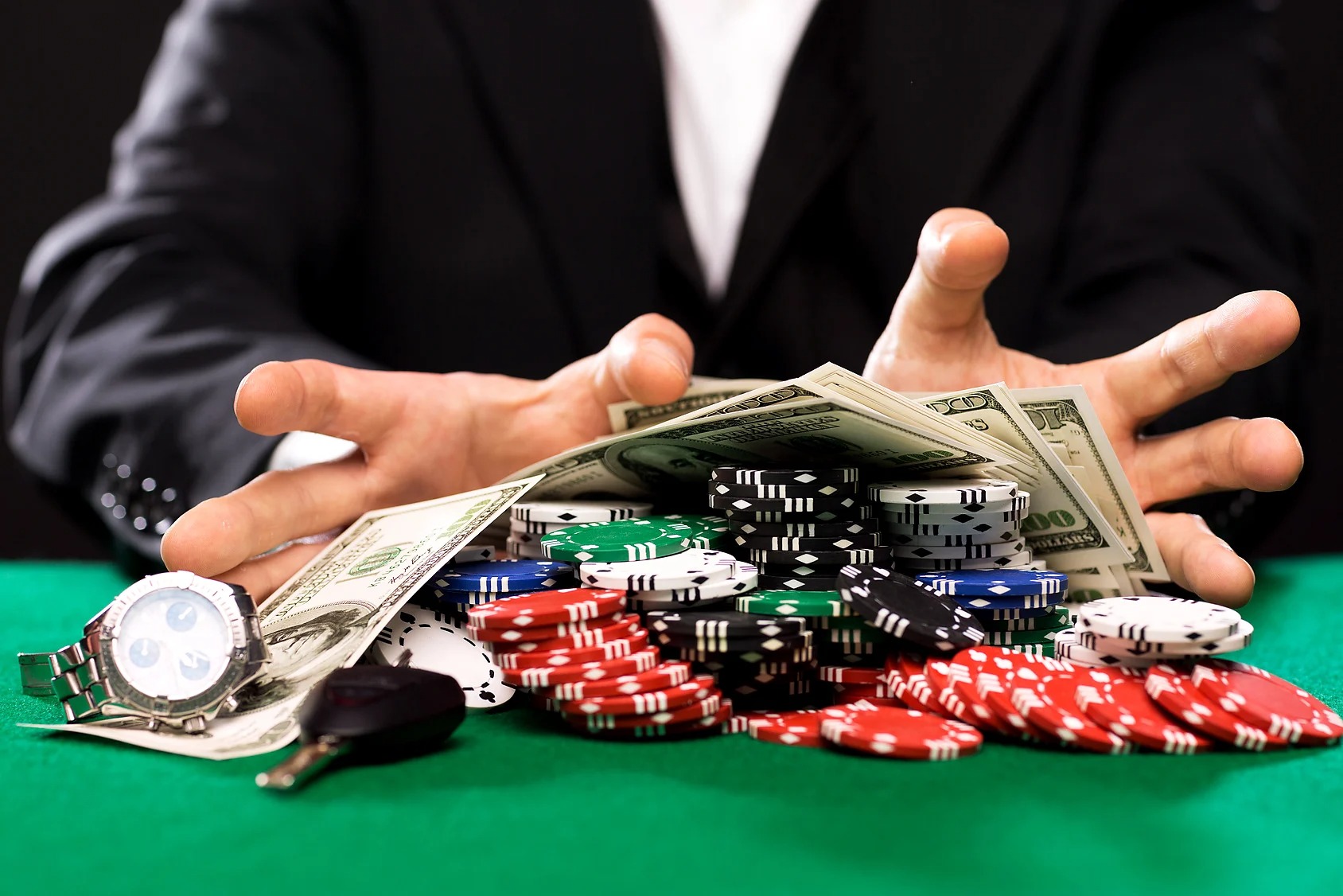 India's booming gambling sector under threat