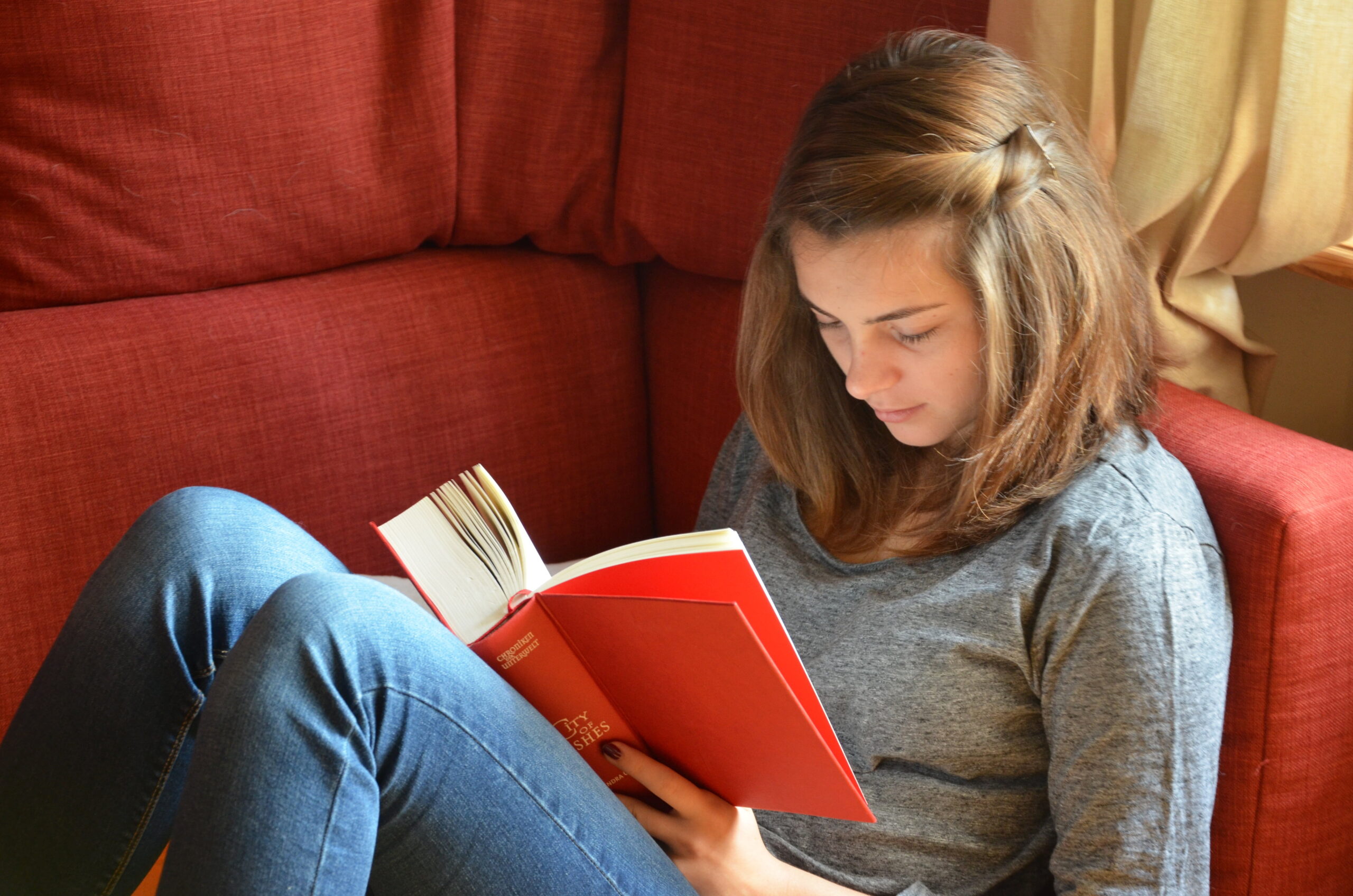 Hot Girls Read